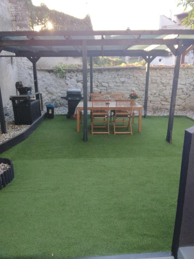Oasis In The Near Amfiteatar,free Parking And Free Wi-fi